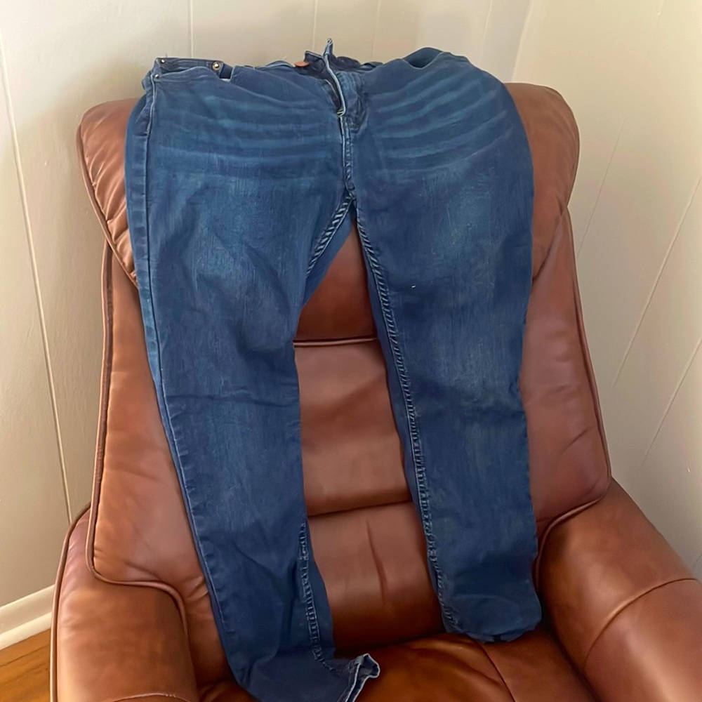 Mens Mugsy Jeans size 33x 34